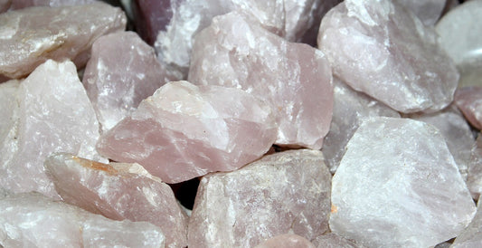 Rose Quartz: Meaning, Healing Properties, and Everyday Uses