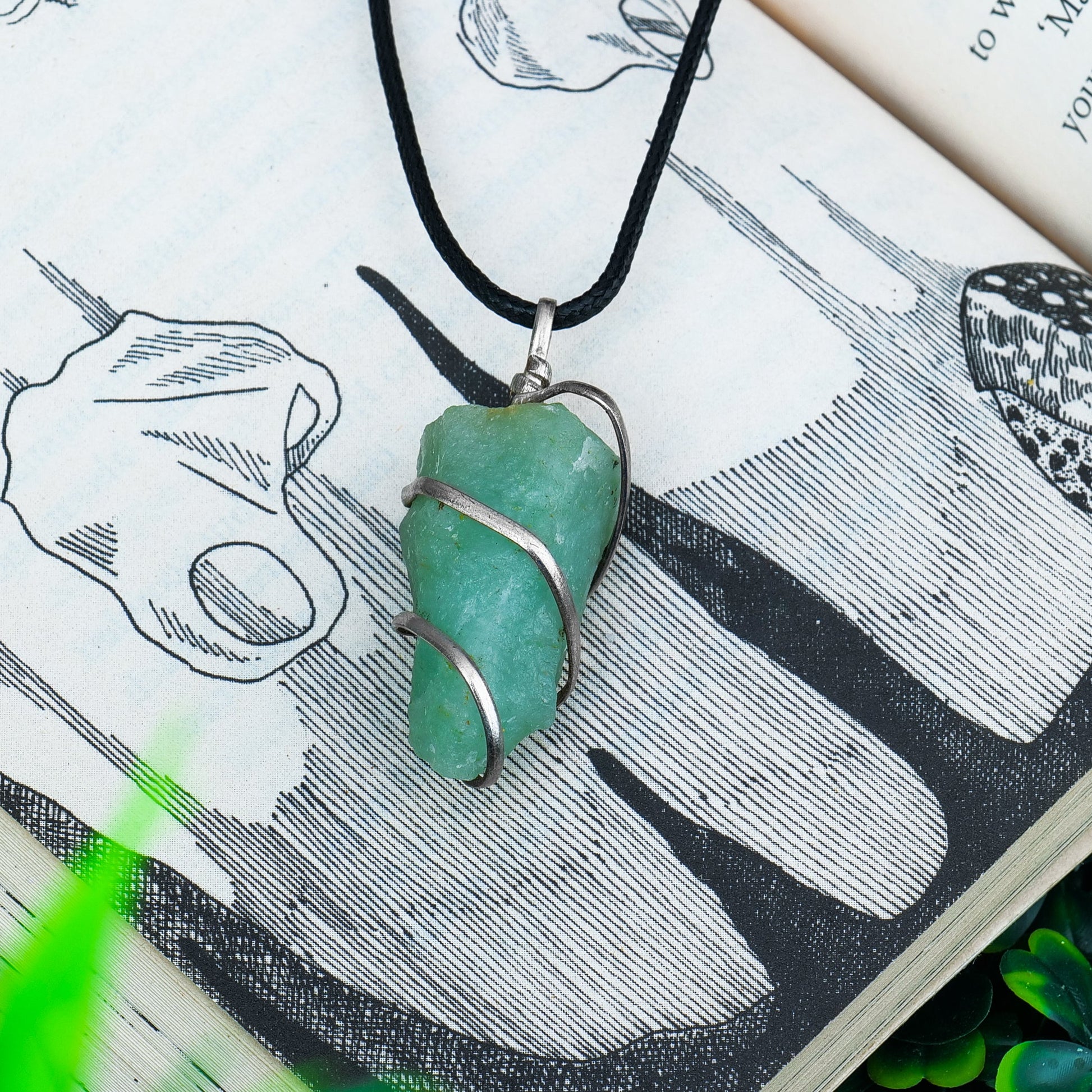 Green Aventurine Pendant - Aventurine Pendants - Green Aventurine Stone - Size 1-1.5 Inches