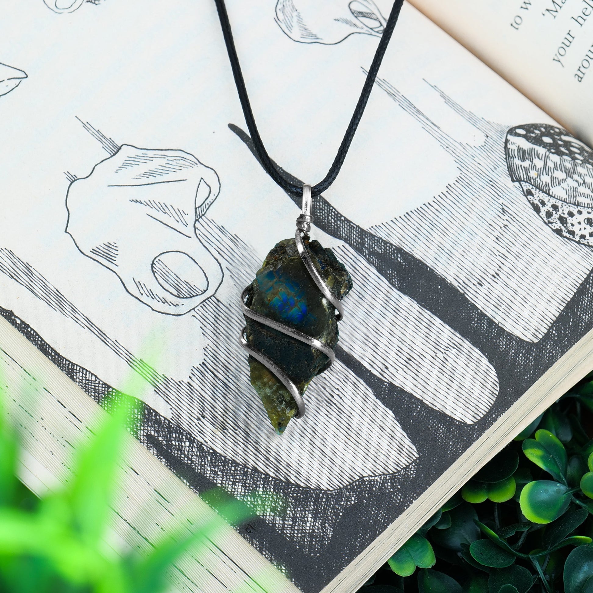 Labradorite Pendant - Labradorite Stone Necklace - Labradorite Crystal - Size 1-1.5 Inches